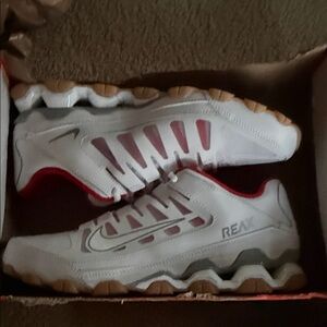 Nike White & Red Reax Men's Athletic Sneakers